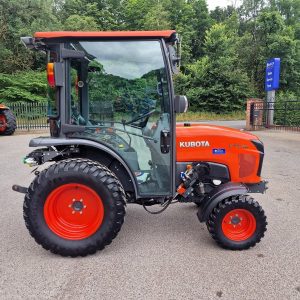 Kubota STW40 Tractor for sale